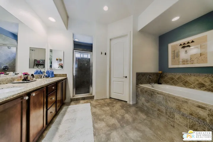 2 walk in closets