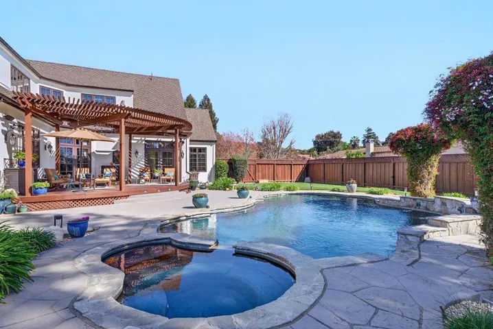 12575 Foothill Avenue, San Martin, California 95046
