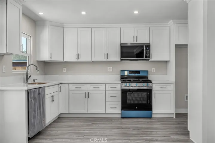 20431 Lassen Street, Chatsworth, California 91311