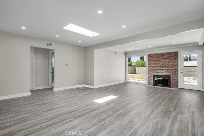 20431 Lassen Street, Chatsworth, California 91311