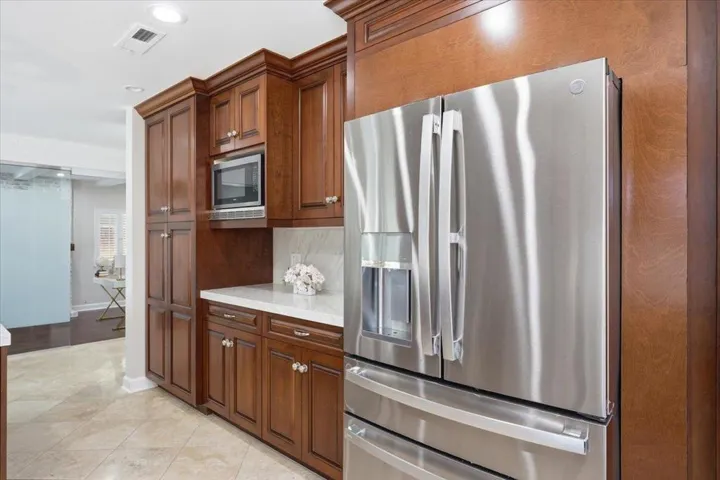 18874 Mount Cimarron Street, Fountain Valley, California 92708