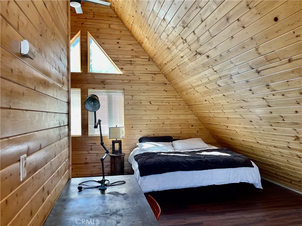 Spacious loft/primary bedroom