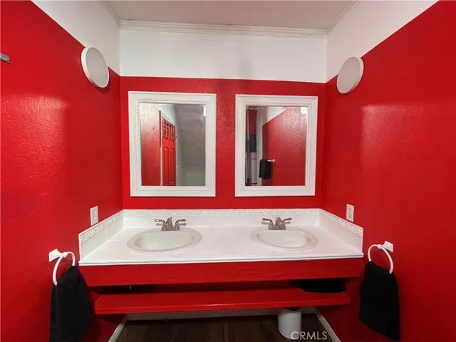 ...and dual sinks upstairs