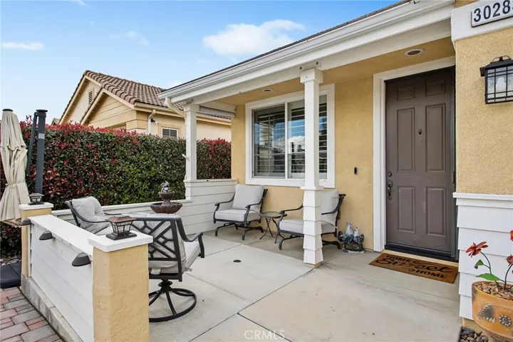 A front porch to enjoy.