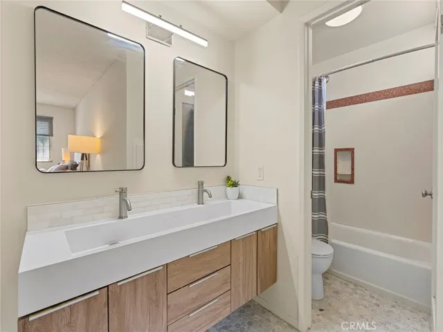 Dual sinks