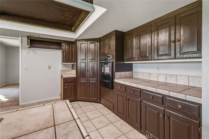 13271 Country Club, Victorville, California 92395