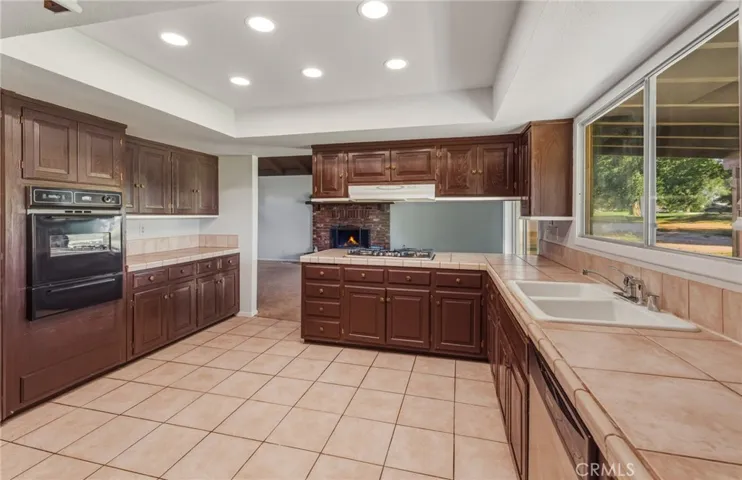 13271 Country Club, Victorville, California 92395