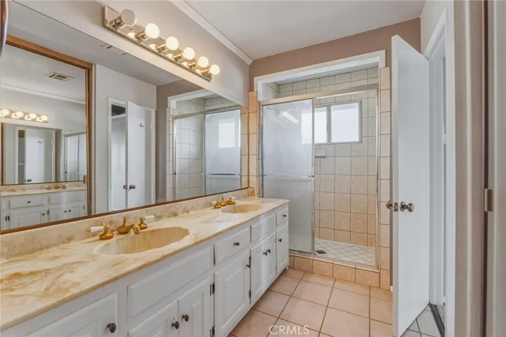 13271 Country Club, Victorville, California 92395