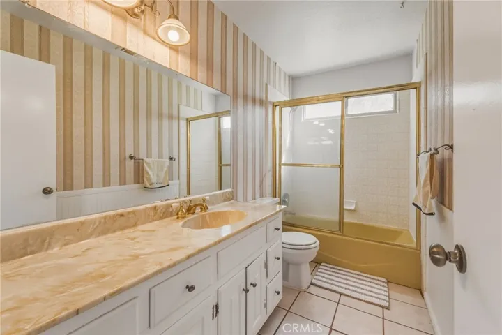13271 Country Club, Victorville, California 92395
