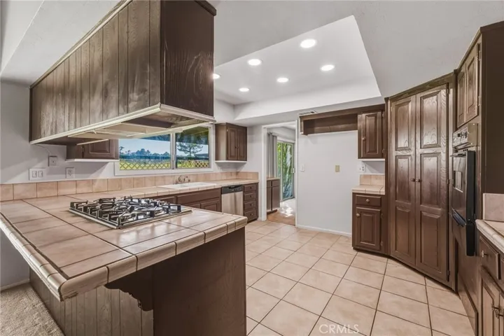 13271 Country Club, Victorville, California 92395