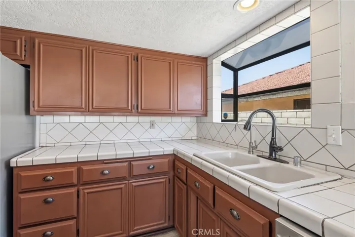 26325 Catamaran Lane, Helendale, California 92342