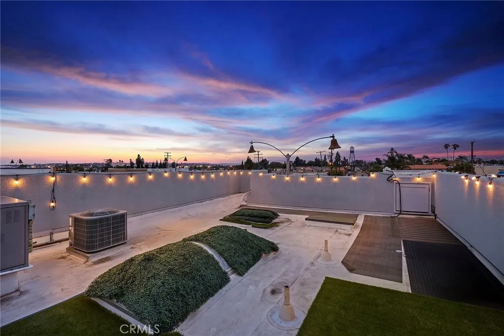 Rooftop Views: Sunset, Fireworks, City Lights...VIEWS
