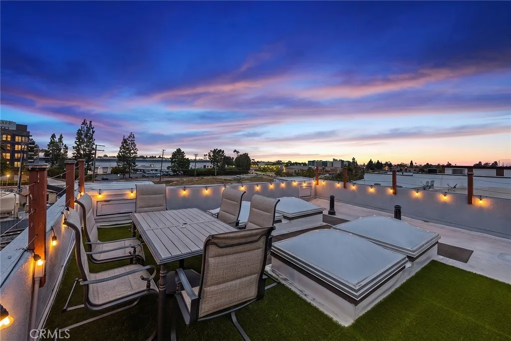 Rooftop Views: Sunset, Fireworks, City Lights...VIEWS
