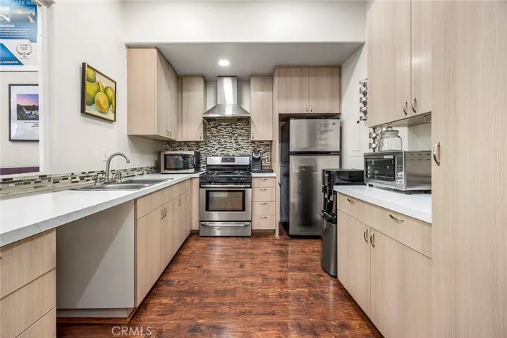 Beautiful remodeled Kitchen...tucked away
