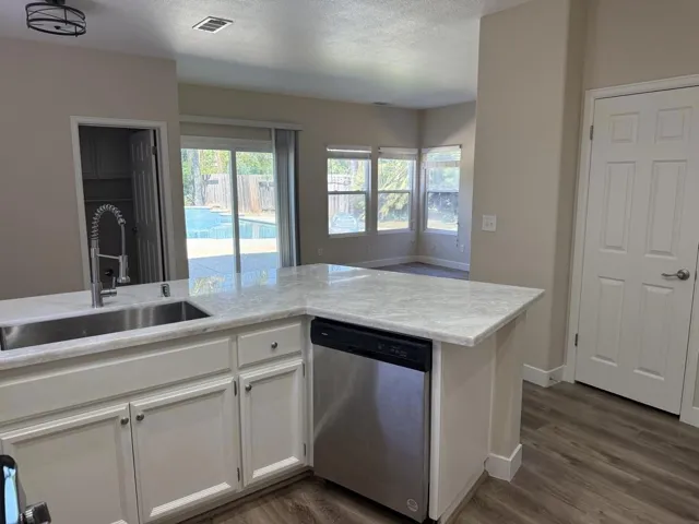 Kitchen view to the pool
