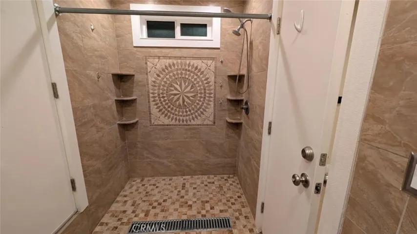 Walk-in-shower
