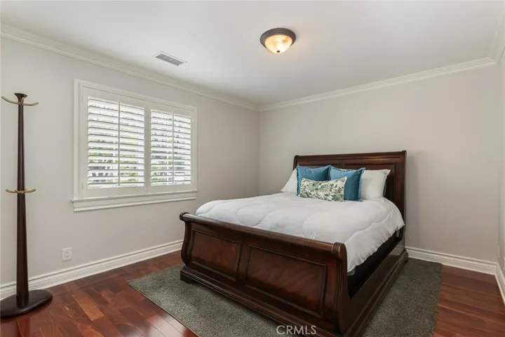 481 Paulette Place, La Canada Flintridge, California 91011