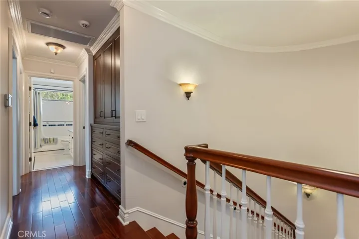 481 Paulette Place, La Canada Flintridge, California 91011