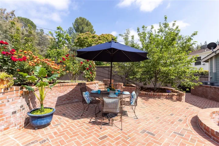 481 Paulette Place, La Canada Flintridge, California 91011