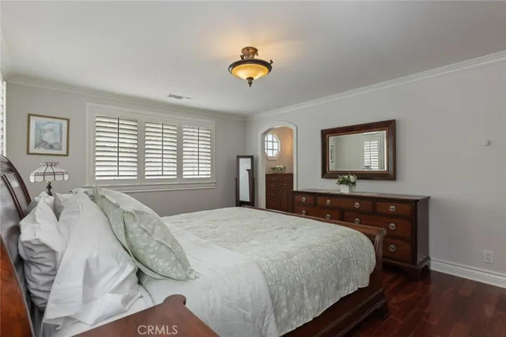 481 Paulette Place, La Canada Flintridge, California 91011