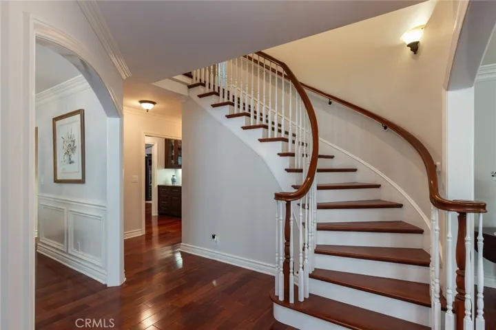 481 Paulette Place, La Canada Flintridge, California 91011