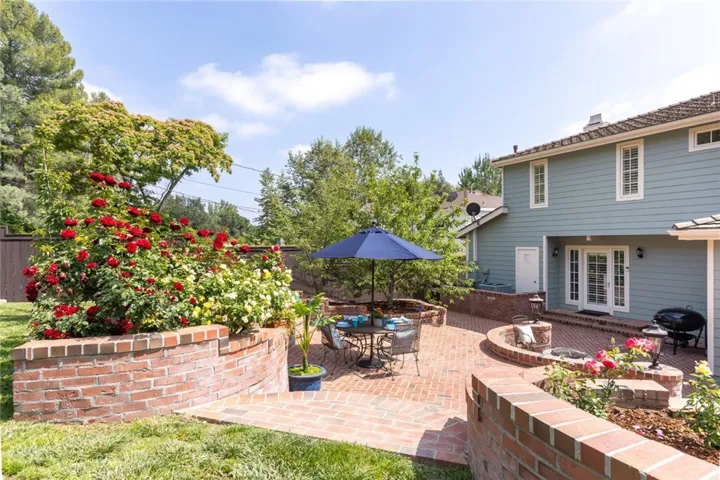 481 Paulette Place, La Canada Flintridge, California 91011