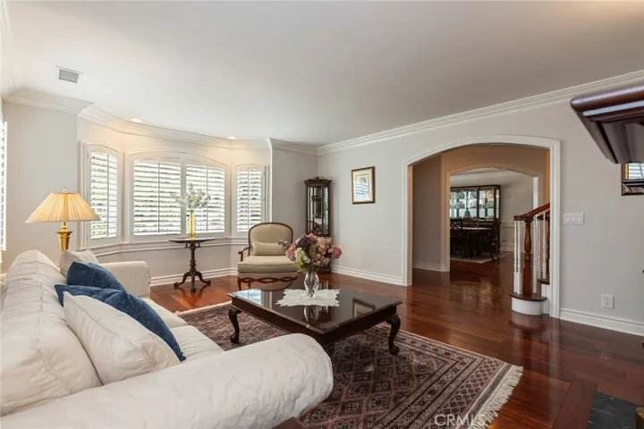 481 Paulette Place, La Canada Flintridge, California 91011