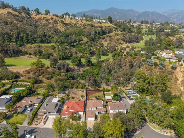 481 Paulette Place, La Canada Flintridge, California 91011