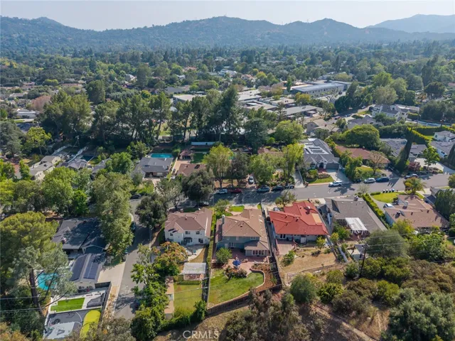 481 Paulette Place, La Canada Flintridge, California 91011