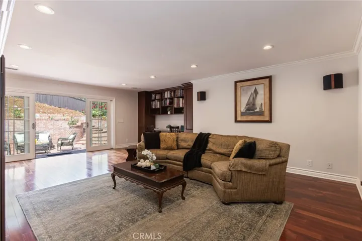 481 Paulette Place, La Canada Flintridge, California 91011