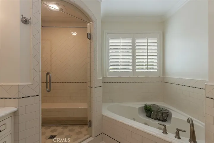 481 Paulette Place, La Canada Flintridge, California 91011