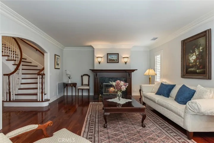 481 Paulette Place, La Canada Flintridge, California 91011