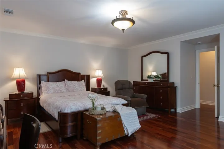 481 Paulette Place, La Canada Flintridge, California 91011