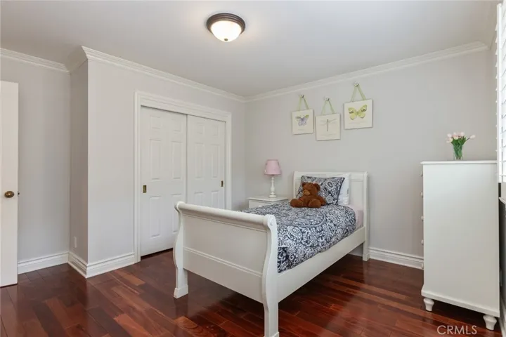 481 Paulette Place, La Canada Flintridge, California 91011