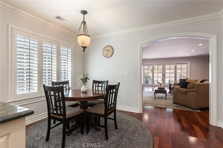 481 Paulette Place, La Canada Flintridge, California 91011