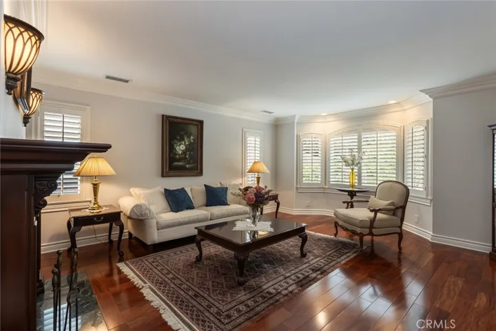 481 Paulette Place, La Canada Flintridge, California 91011