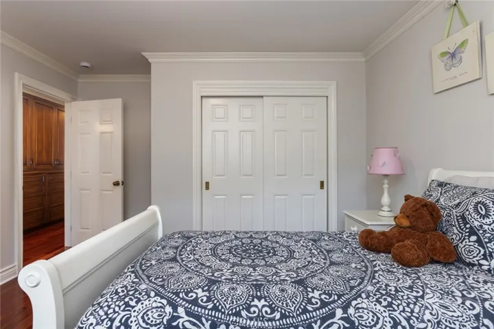 481 Paulette Place, La Canada Flintridge, California 91011