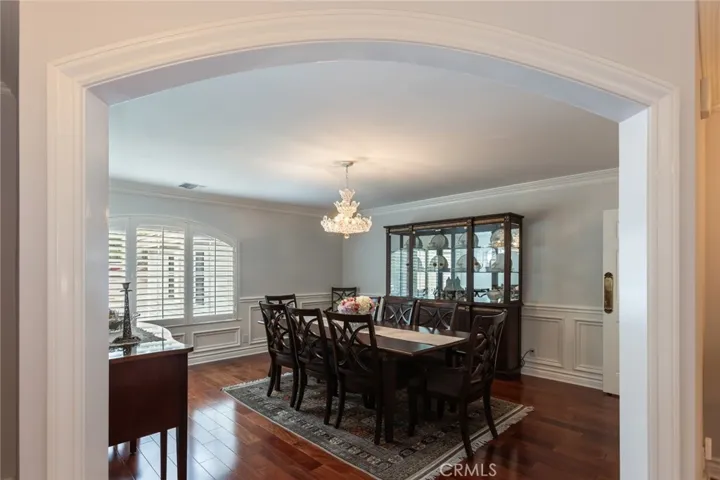 481 Paulette Place, La Canada Flintridge, California 91011