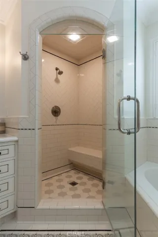 481 Paulette Place, La Canada Flintridge, California 91011