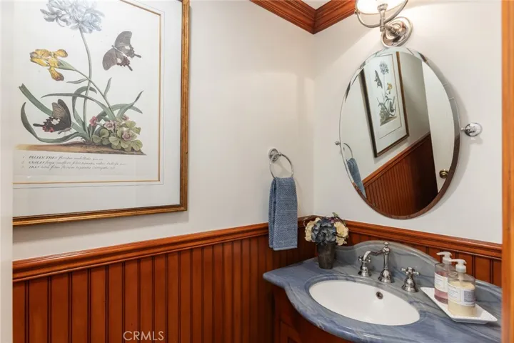 481 Paulette Place, La Canada Flintridge, California 91011