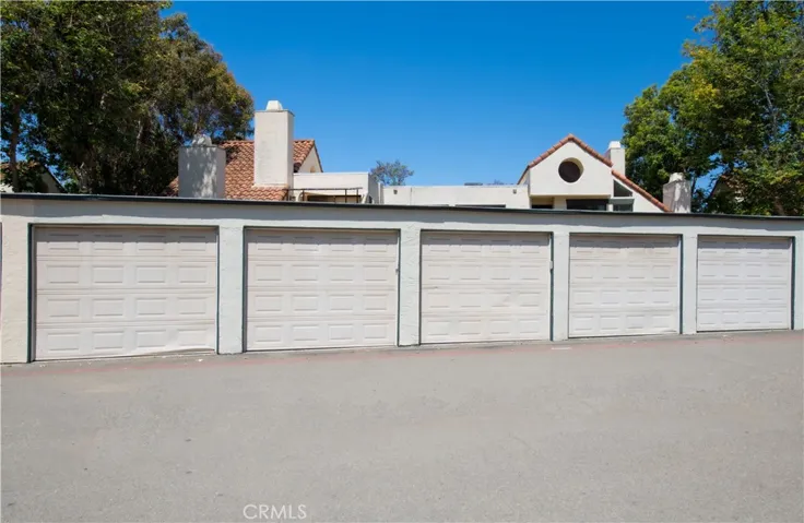 Single car garage & 1 assigned space