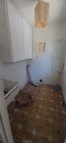Laundry room
