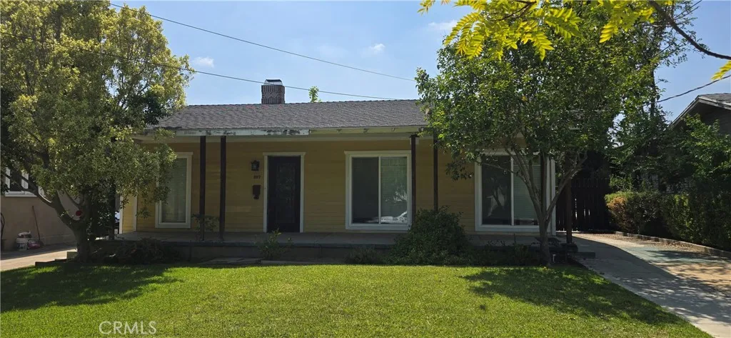 Front of the house 2