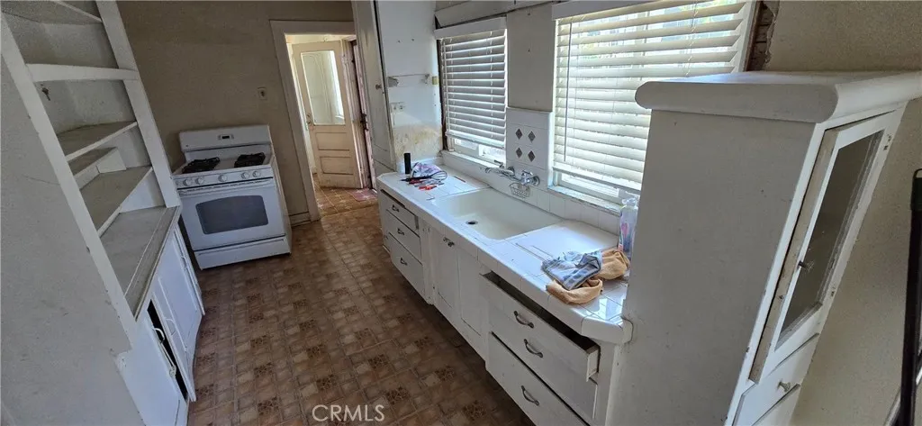 Kitchen pic 1