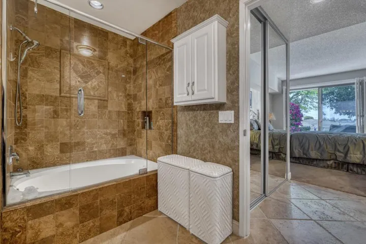 Primary bath/shower