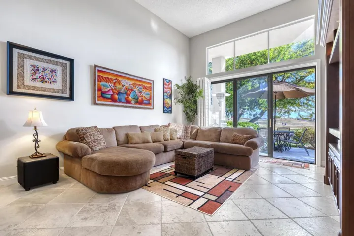 LivingRoom1