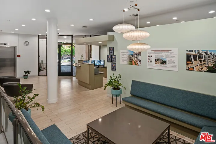 2960 Neilson Way 304, Santa Monica, California 90405