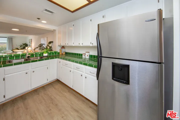 2960 Neilson Way 304, Santa Monica, California 90405