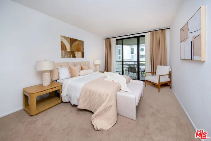 2960 Neilson Way 304, Santa Monica, California 90405