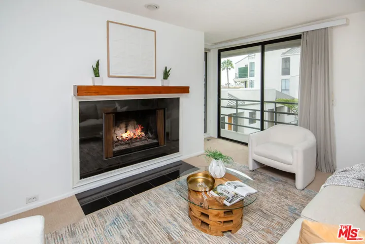 2960 Neilson Way 304, Santa Monica, California 90405